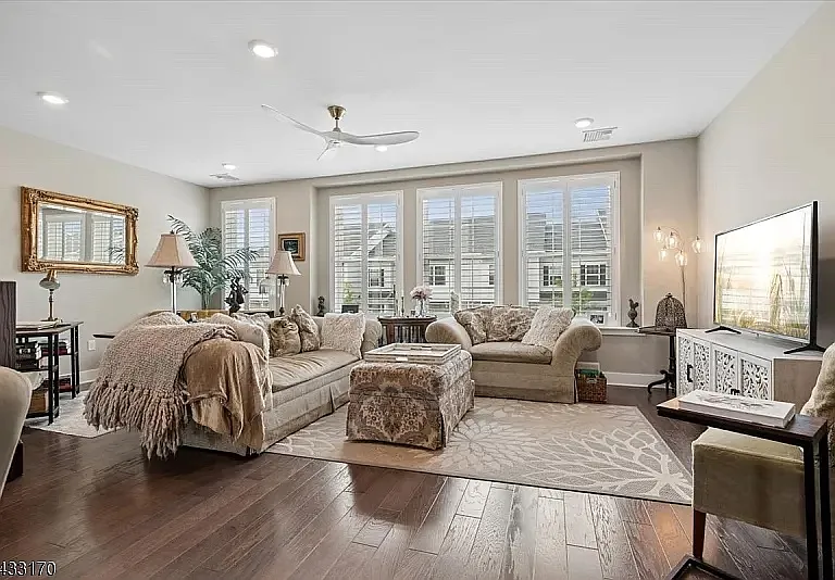 24 Gerhard Pl #1 — Photo 3