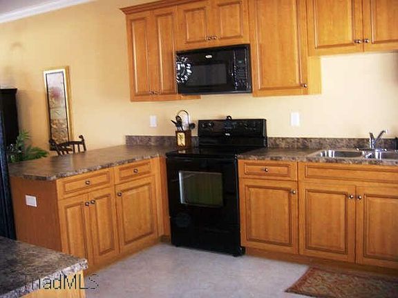 5th image of 15 Abelia Ct