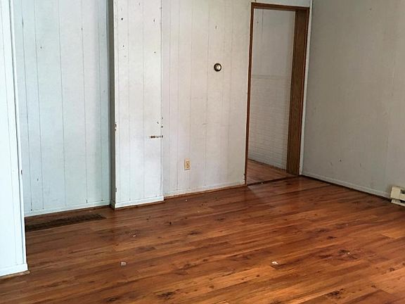 2nd image of 831 S 20th St