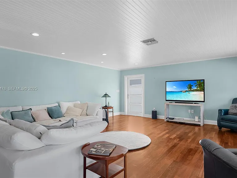 232 W Seaview Dr — Photo 33