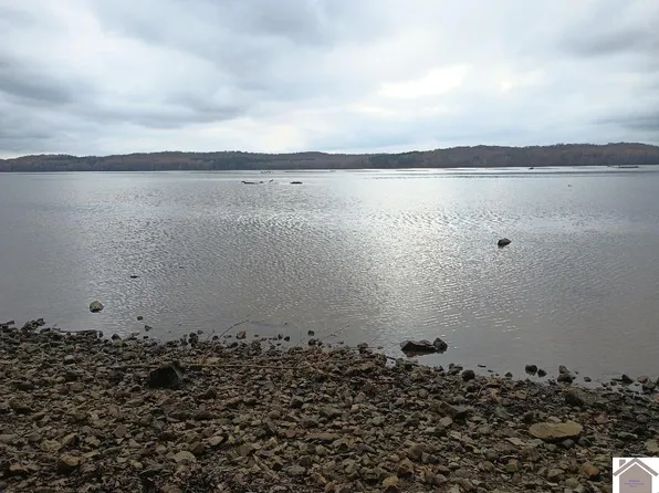 327 Night Heron Rd, Cadiz, KY 42211