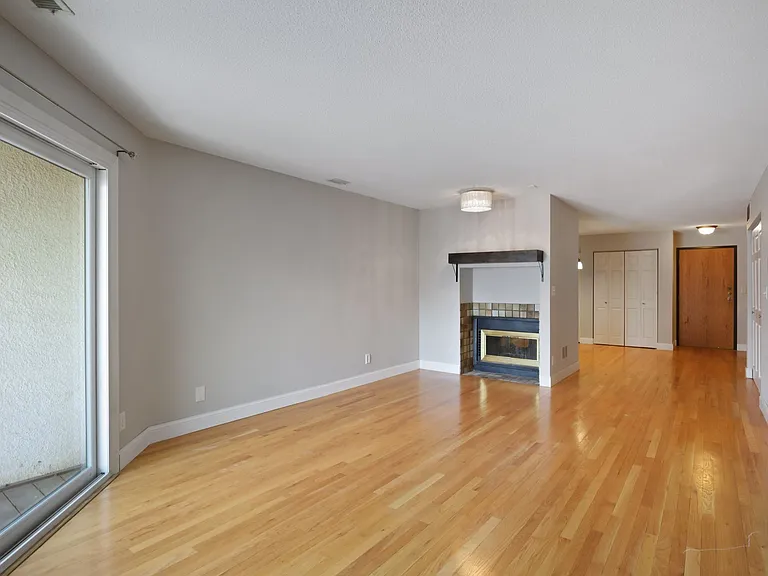 232 Franklin Ave W #206 — Photo 2