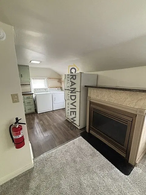 2 bed, 750 sqft, $850 — Photo 2