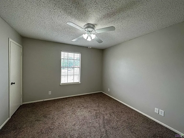 2245 King Arthur Blvd #24 — Photo 7