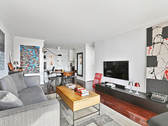3rd image of 301 E 79th St APT 25N