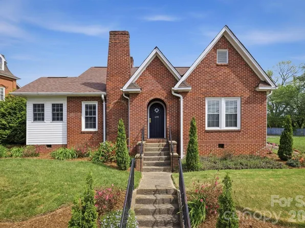 406 N Green St, Morganton, NC 28655