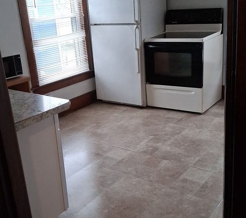 1st image of 650 N Main St #1/2