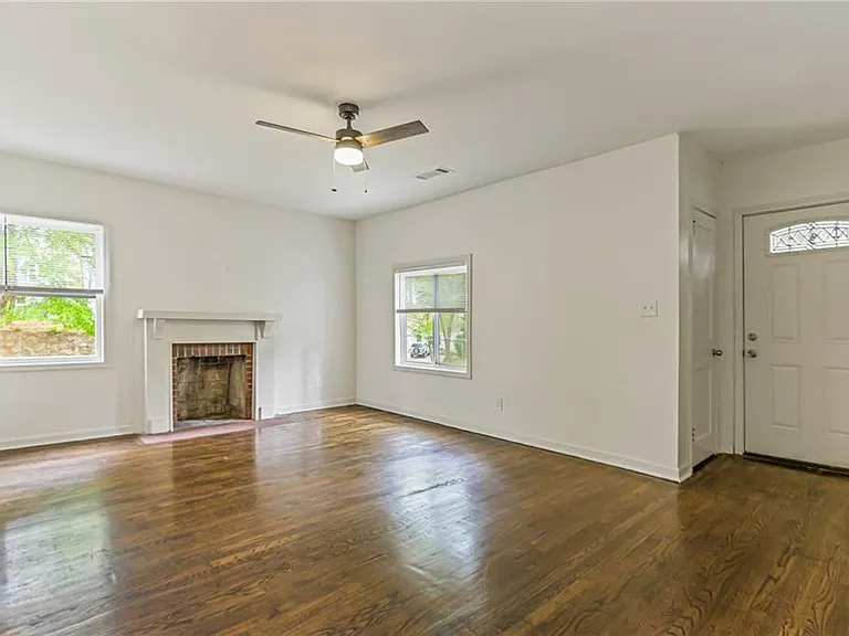 937 Lawton St SW — Photo 7