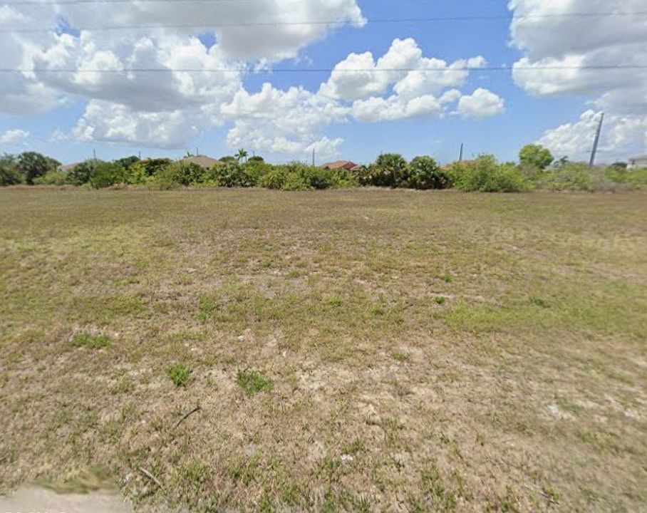 2nd image of 2618 NE 1st Pl