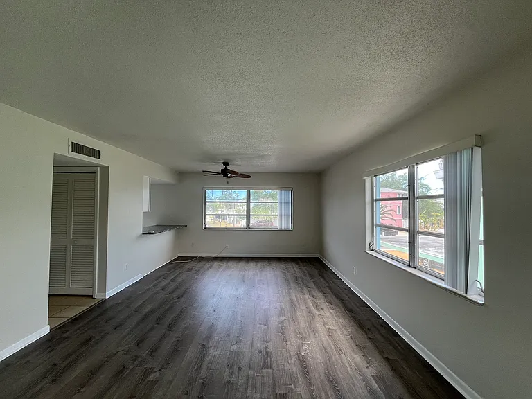 2301 Bay Blvd #2 — Photo 6