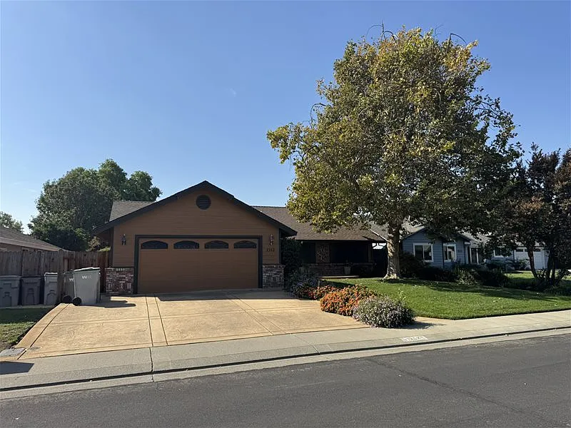 1362 Coolidge Pl