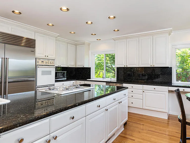 245 Hillside Rd — Photo 9