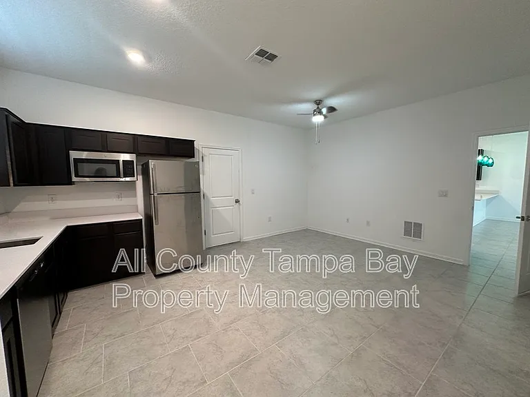 220 Pershing St — Photo 26