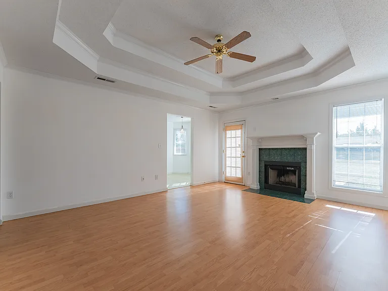 290 Stone Hill Dr — Photo 4