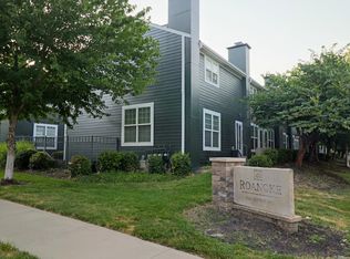4162 Roanoke Rd, Kansas City, MO 64111