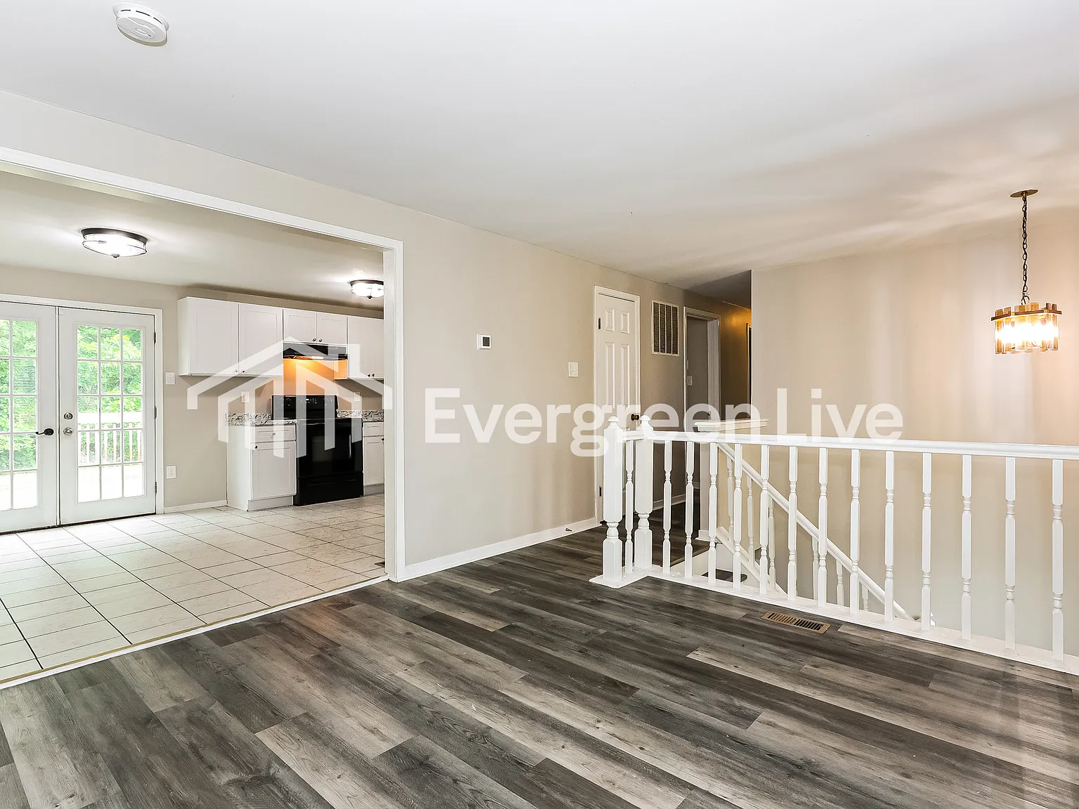 4 bed, 2.0 bath, 1910 sqft, $2,695 — Photo 3