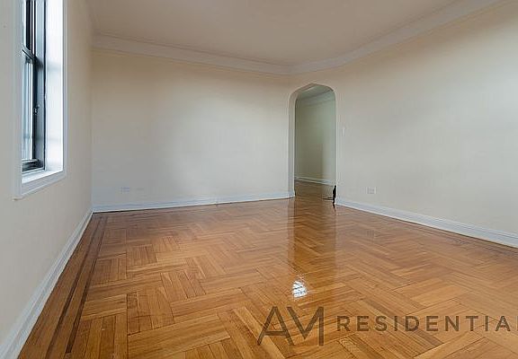 2nd image of 2147 E 17th St APT 5