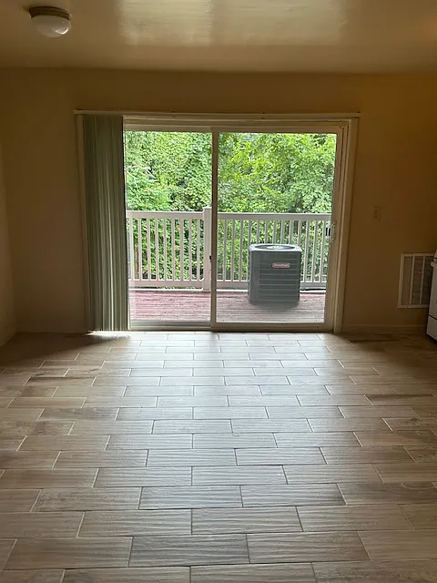 Southern Terrace — Photo 2