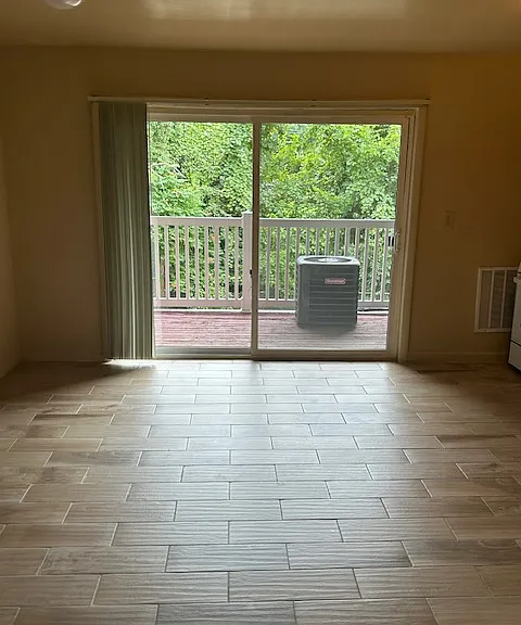Southern Terrace — Photo 2