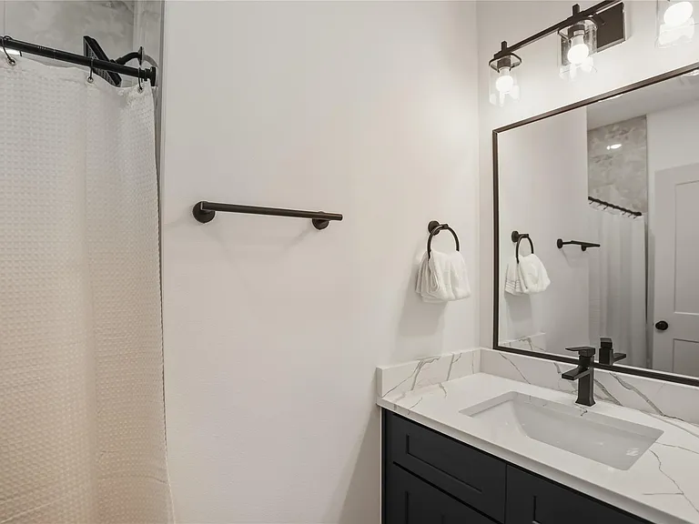 8017 Cora St #B — Photo 15