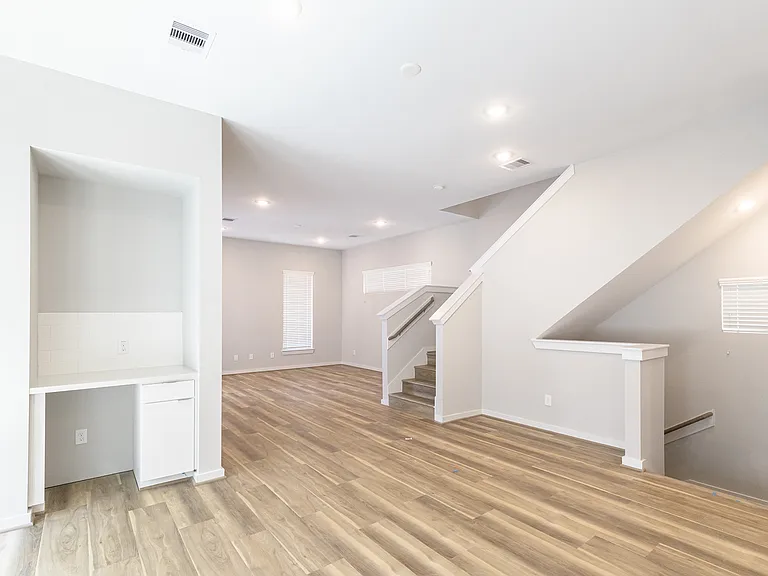 5811 Fairdale Ln — Photo 11