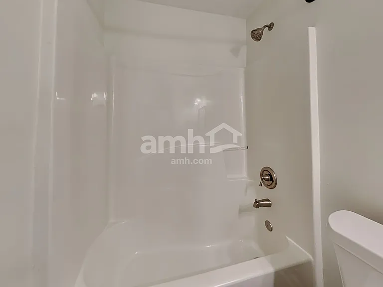 408 Fairlawn Dr — Photo 16