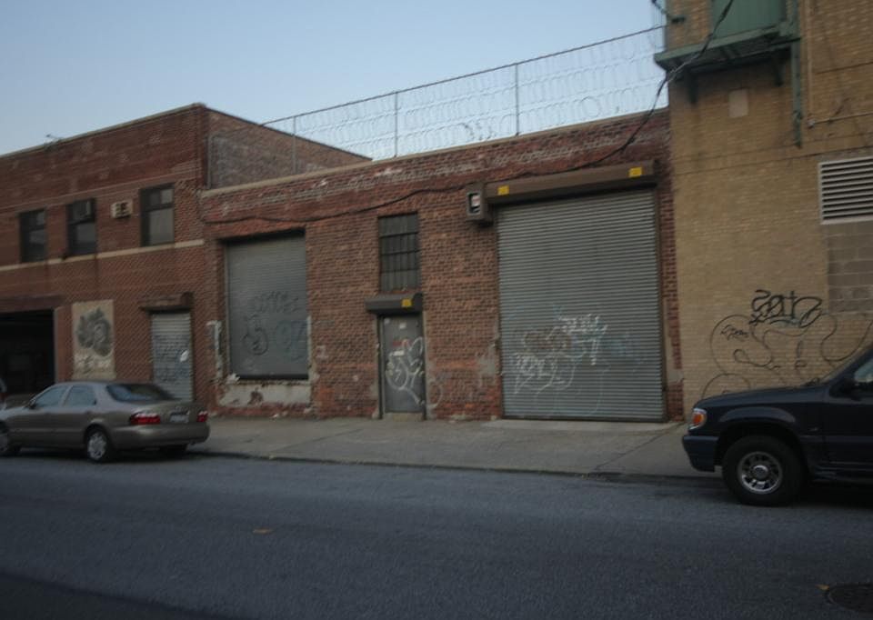 2nd image of 3501 Queens Blvd
