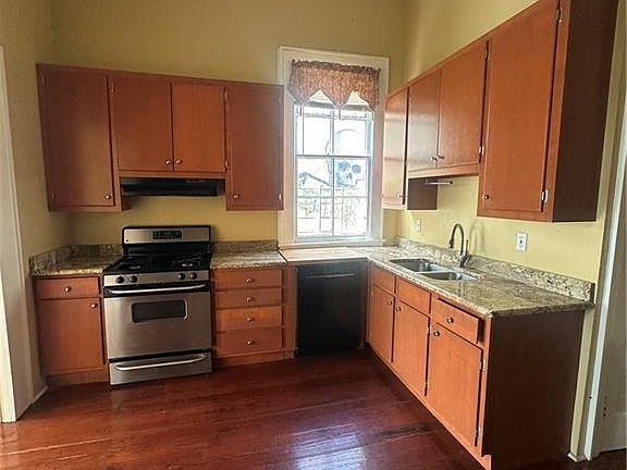 3rd image of 3065-67 Chartres St