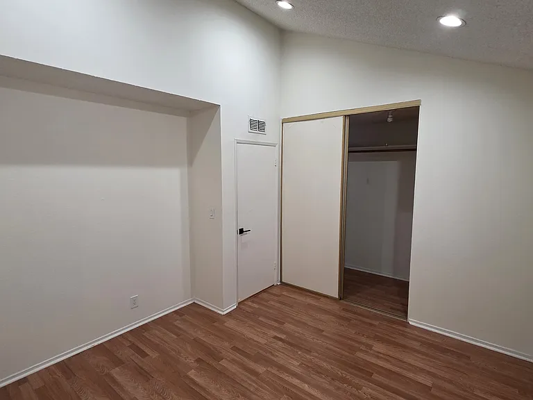 15215 Magnolia Blvd #130 — Photo 12