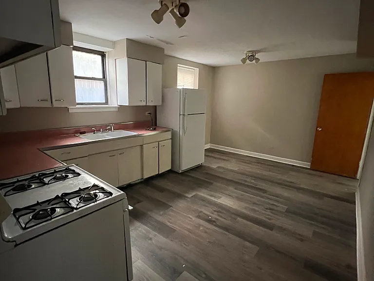 5718 N Mozart St — Photo 19