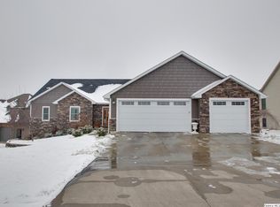 6424 Stone Ridge Dr, Quincy, IL 62305