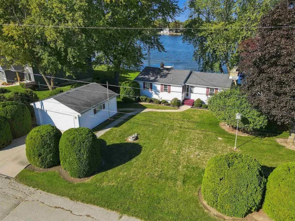 W943 S Shore Ln, Saint Cloud, WI 53079