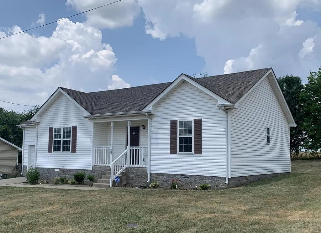 Building Photo - 689 Artic Ave