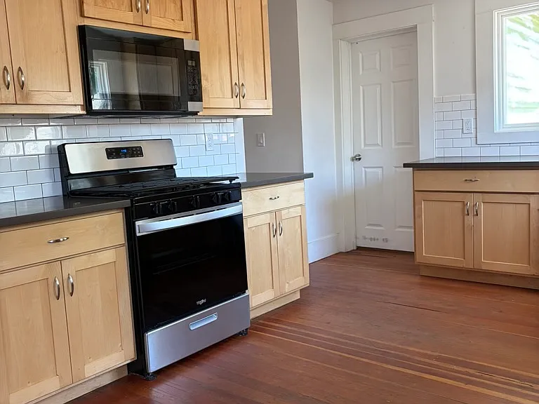 316 E Foothill Blvd — Photo 2