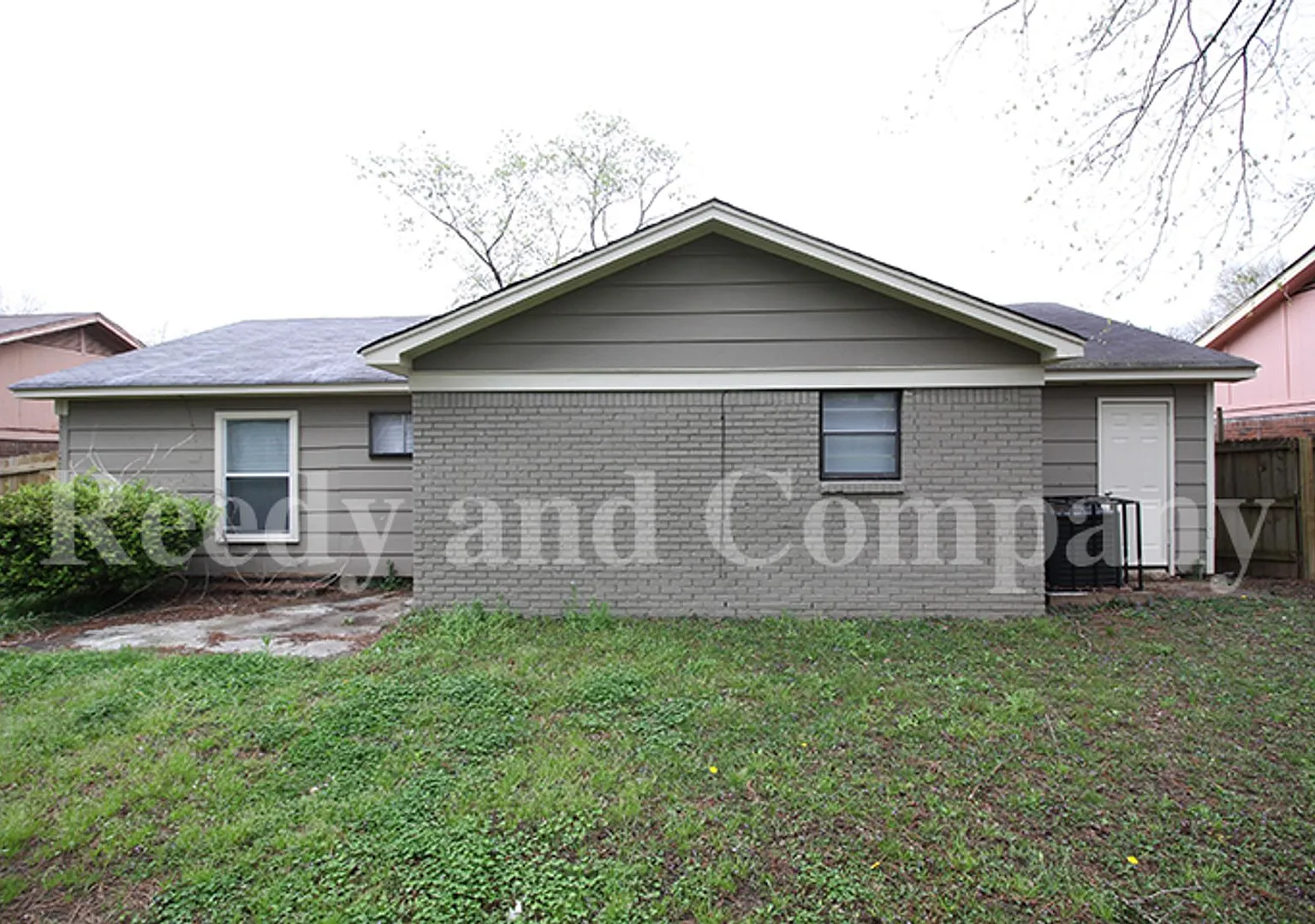 Welcome to 4041 Hitchcock Street! — Photo 4