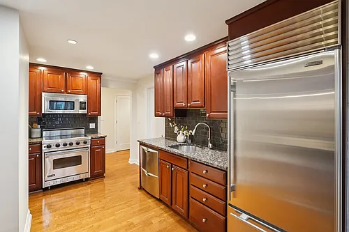 28 Chapel St #B811 Photo 1