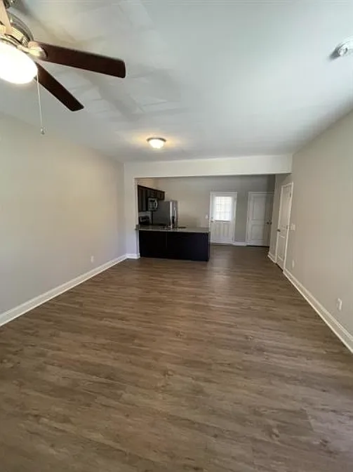 108 Blue St - B — Photo 2