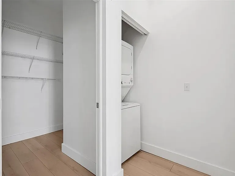 400 E Locust St #213 — Photo 18
