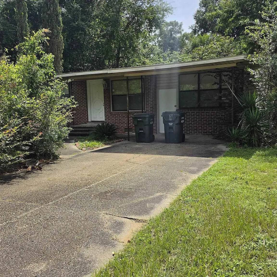 3 bed, 1.5 bath, 1724 sqft, $1,400 — Photo 1