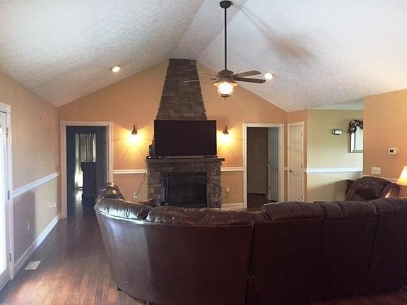 4th image of 216 Private Road 574