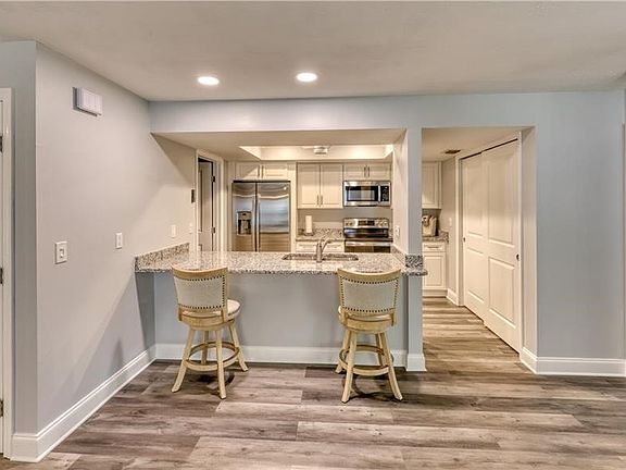 4th image of 85 Golfview Dr