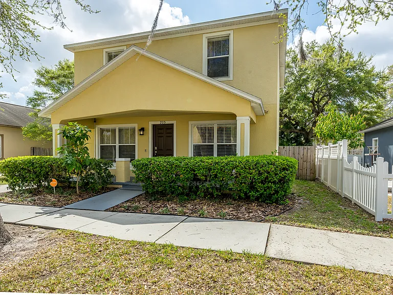 205 E Kirby St — Photo 25