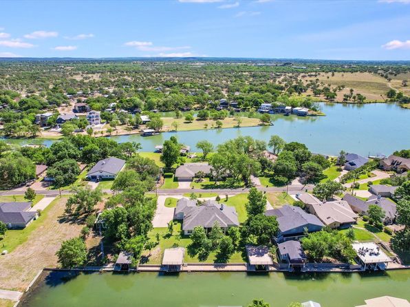 307 E Pheasant Dr, Highland Haven, TX 78654