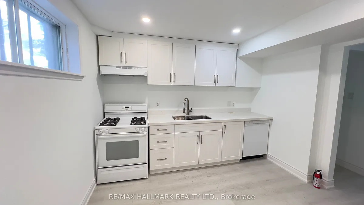 Building Photo - 131 Southview Dr #BASEMENT