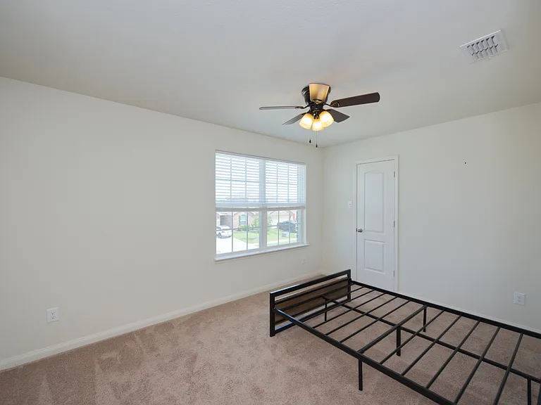 152 Curt St — Photo 17