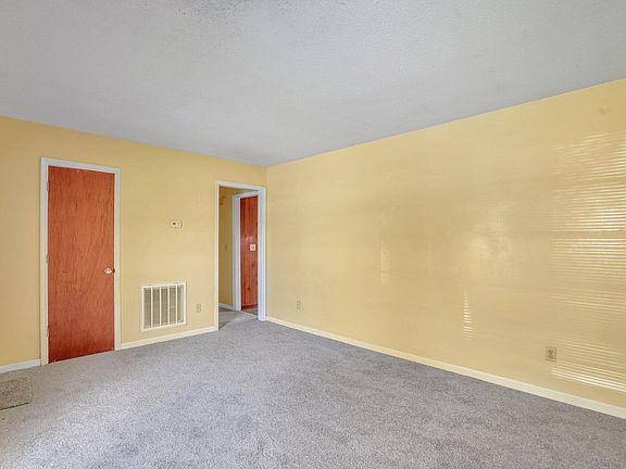5th image of 101 Lily Pl