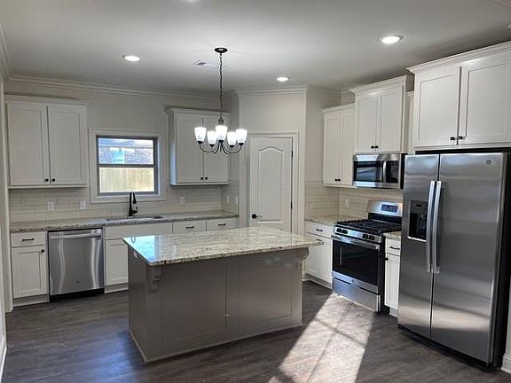 4th image of 104 Eastin Cir