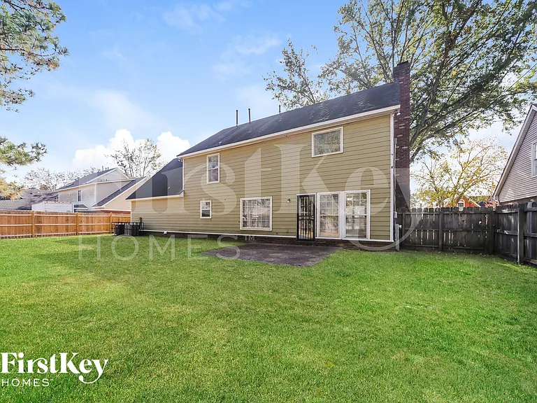 8158 Creekside Cir S — Photo 15