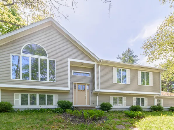 3 Westwood Road, Bangor, ME 04401