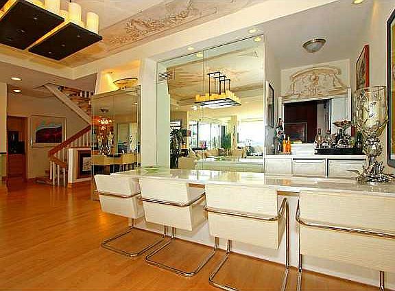 5th image of 2000 S Bayshore Dr APT 29